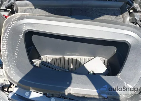 2023 Tesla Model Y Awd/Long Range Dual Motor All-Wheel Drive z USA, uszkodzony, nr VIN 7SAYGDEE8PA191415